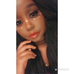 Meet your Posher, Asha